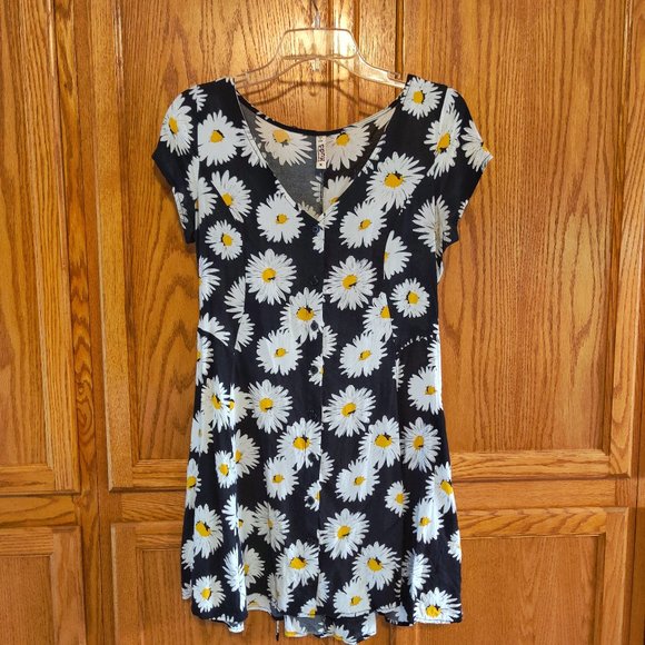 MUDD Daisy Floral Dress Size M A24 - Picture 1 of 4